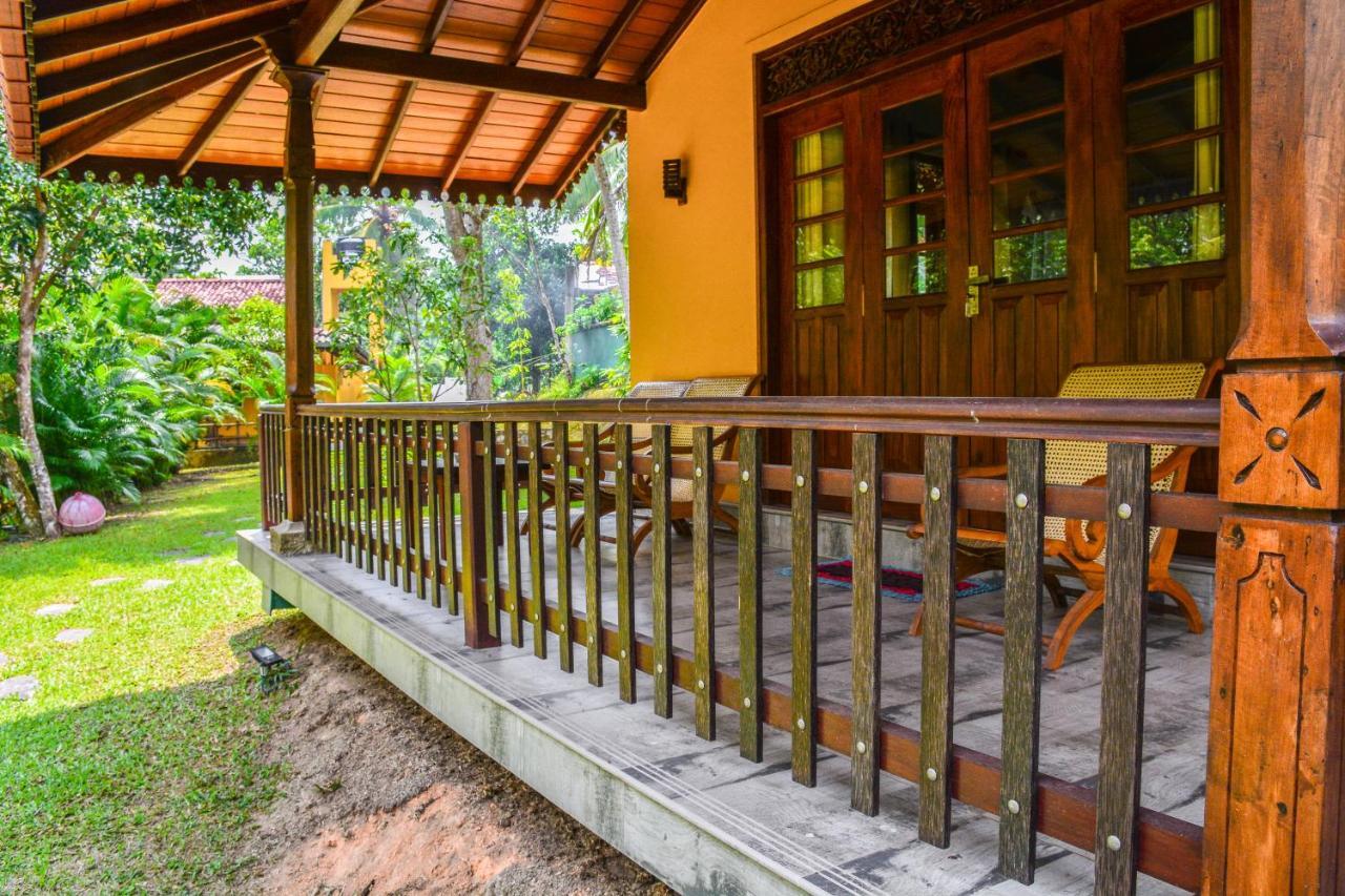 Araliya Gardens Hotel Хикадува Екстериор снимка