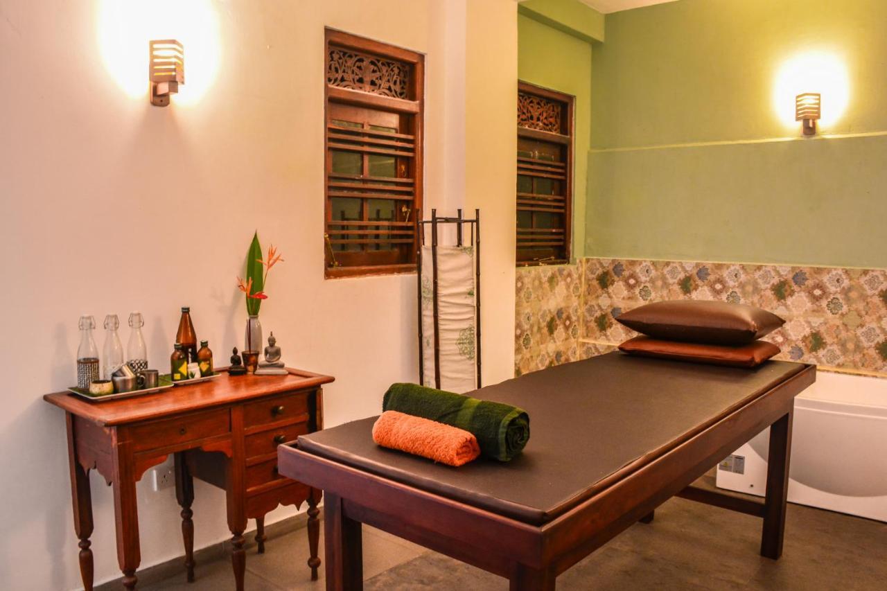 Araliya Gardens Hotel Хикадува Екстериор снимка