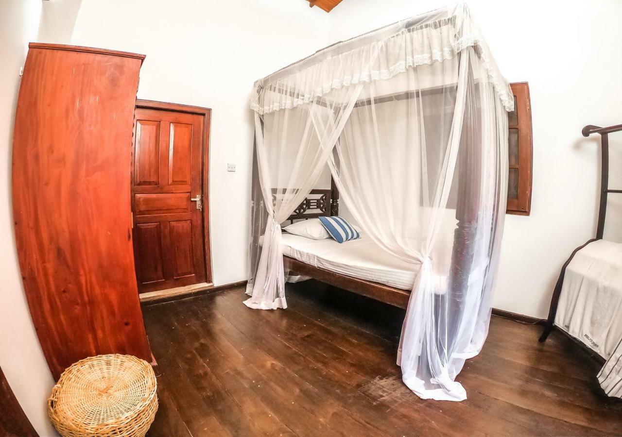 Araliya Gardens Hotel Хикадува Екстериор снимка