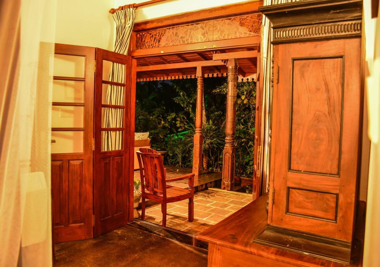 Araliya Gardens Hotel Хикадува Екстериор снимка