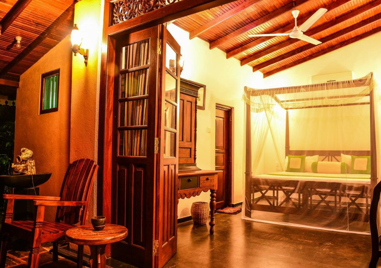 Araliya Gardens Hotel Хикадува Екстериор снимка