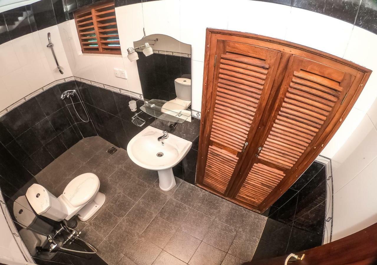 Araliya Gardens Hotel Хикадува Екстериор снимка